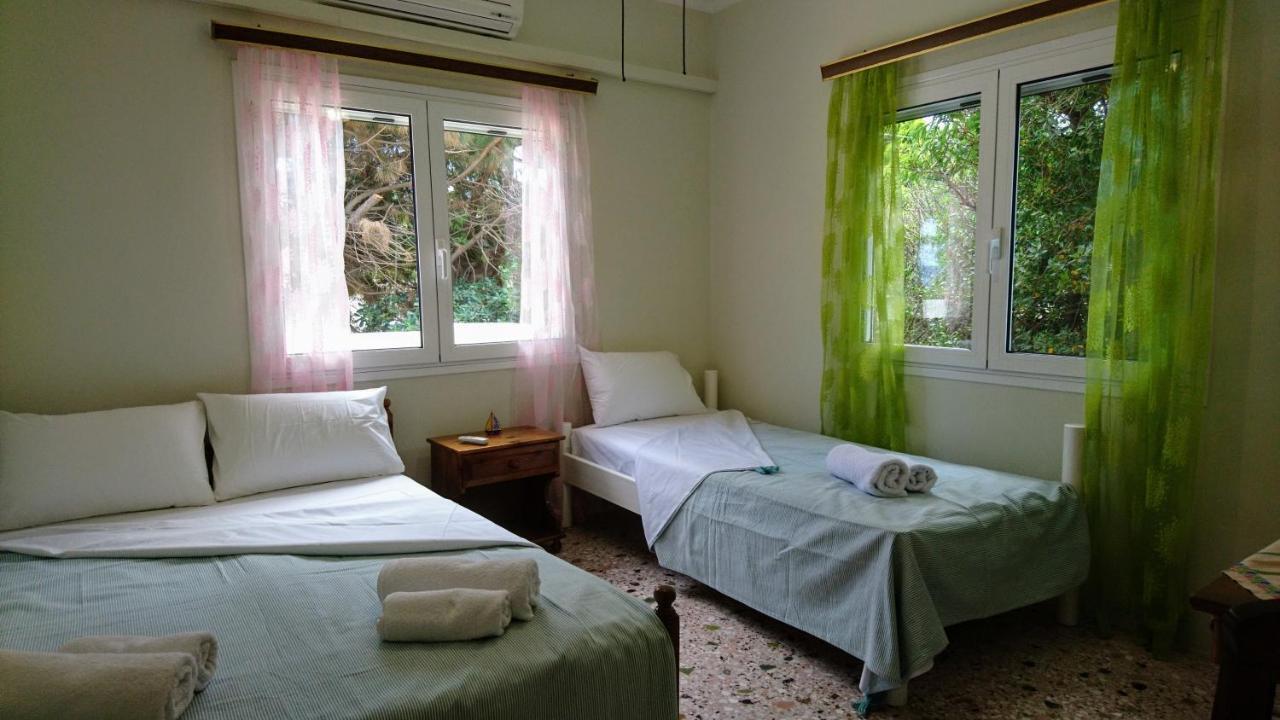 Summerhouse Peggy: Close To Athens Airport By The Sea Ártemida Kültér fotó